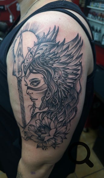 Kämpferin Frau mit Speer 